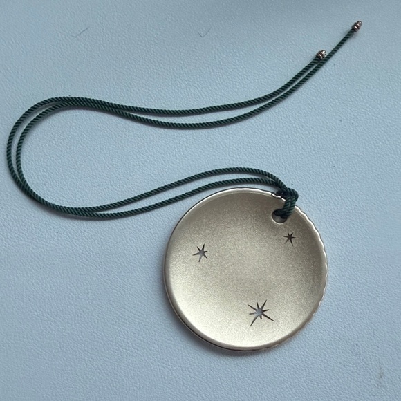 David Yurman 2025 Ornament - Picture 2 of 2